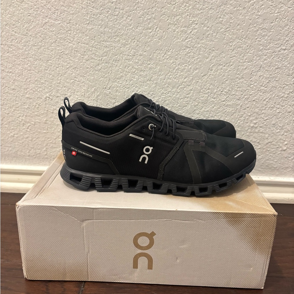 LIKE NEW On Running Men's Sneakers On Cloud 6 Waterproof All Black Size 11.5